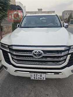 تۆیۆتا لاند کروزەر